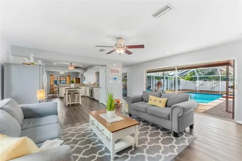 5105 7th Avenue Drive W Bradenton FL 34209