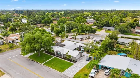 5105 7th Avenue Drive W Bradenton FL 34209