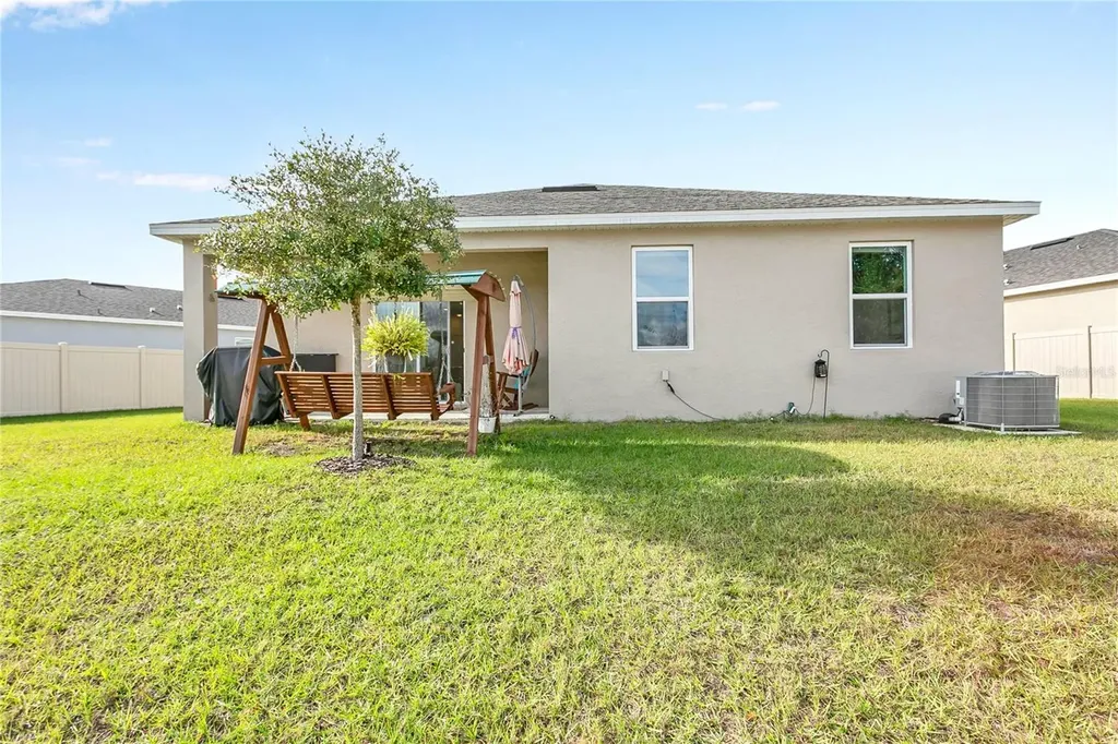 1580 Blue Lagoon Circle Mascotte FL 34753