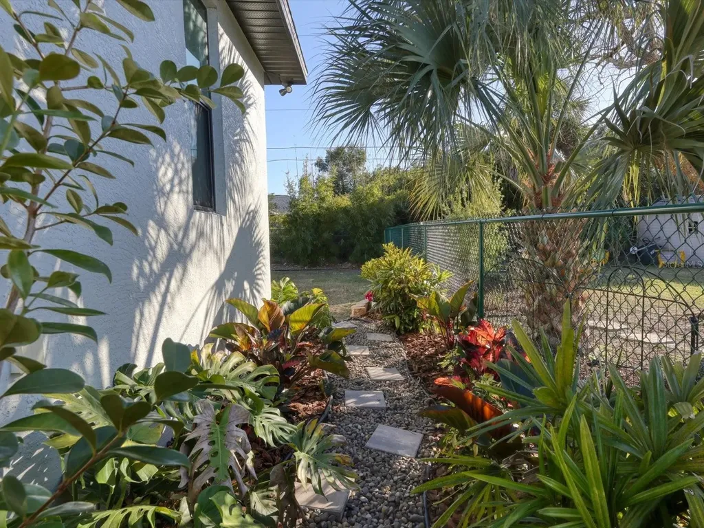 10461 Euston Avenue Englewood FL 34224
