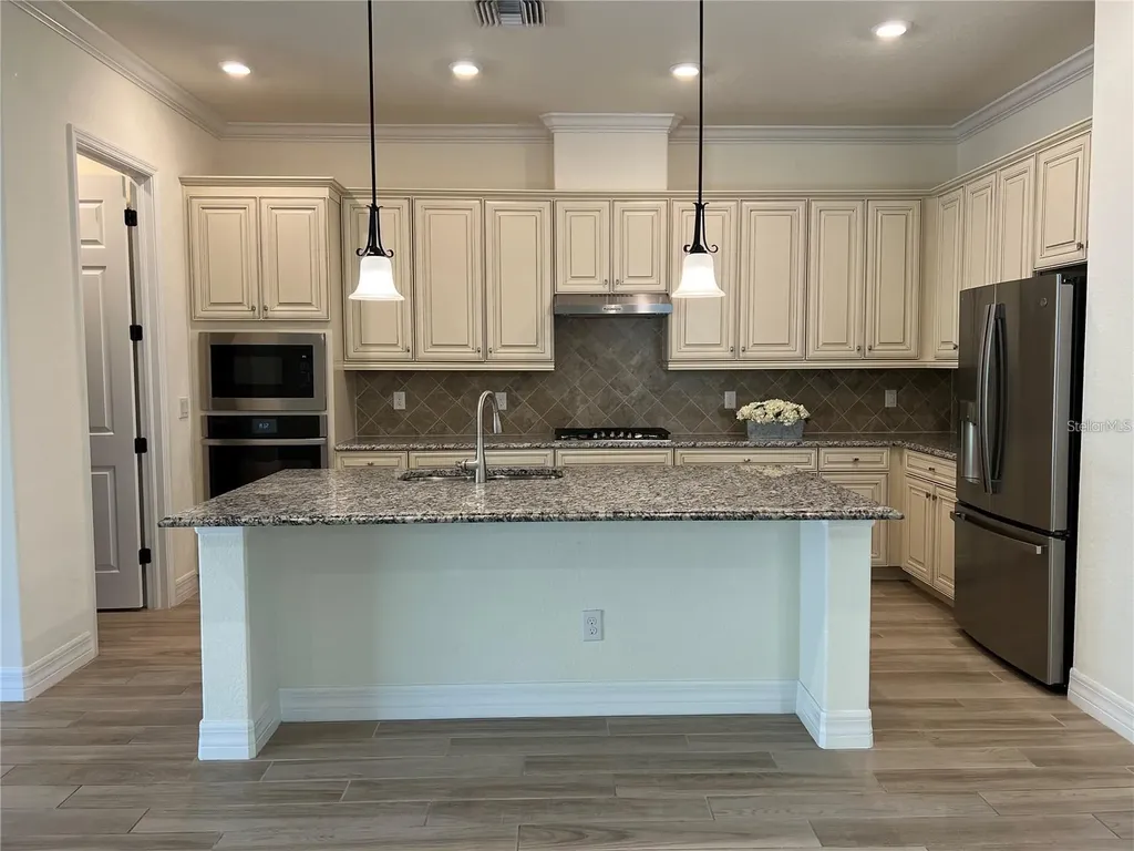 17521 Hickok Belt Loop Bradenton FL 34211