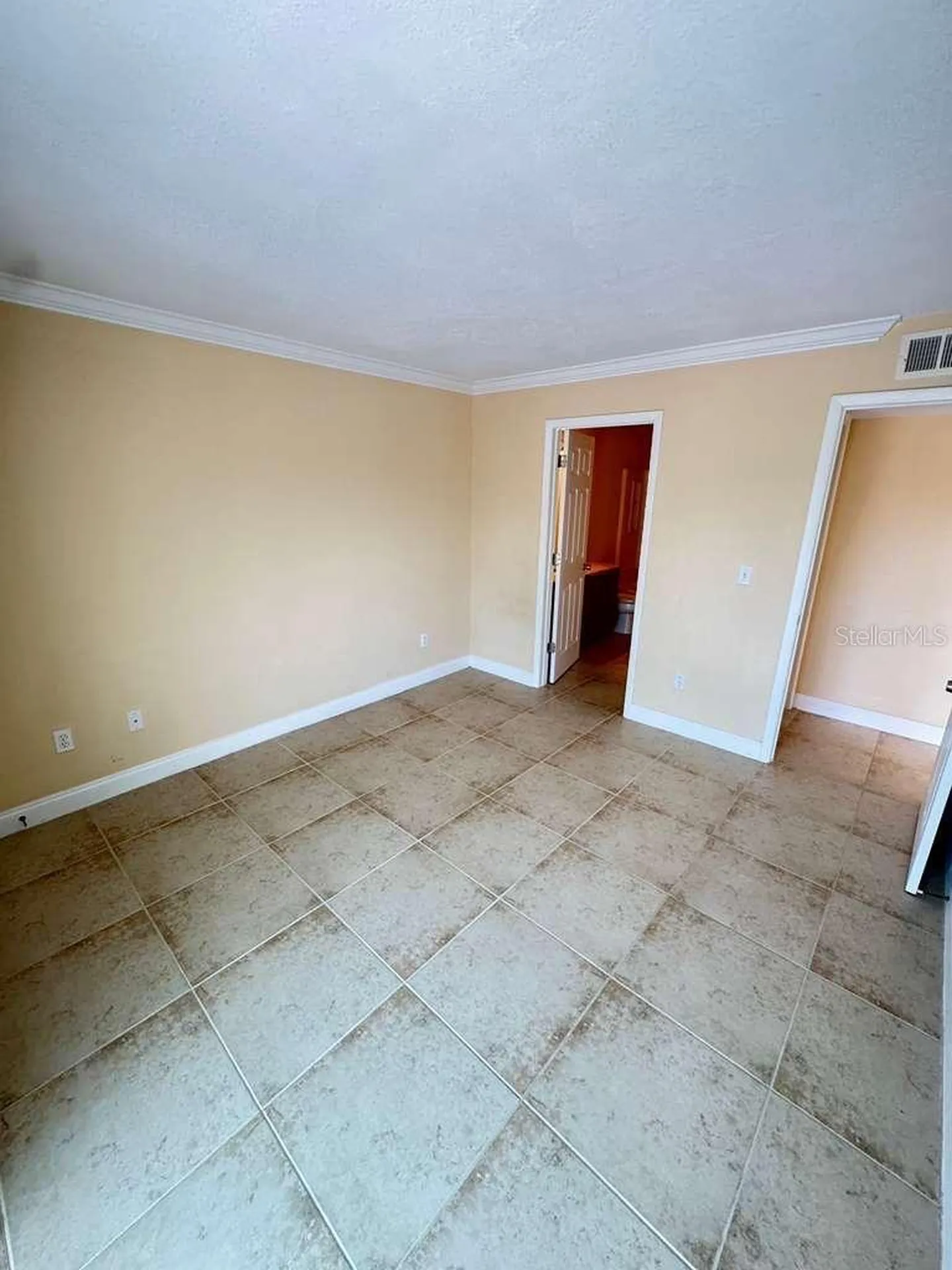 455 Alt 19 S Palm Harbor FL 34683
