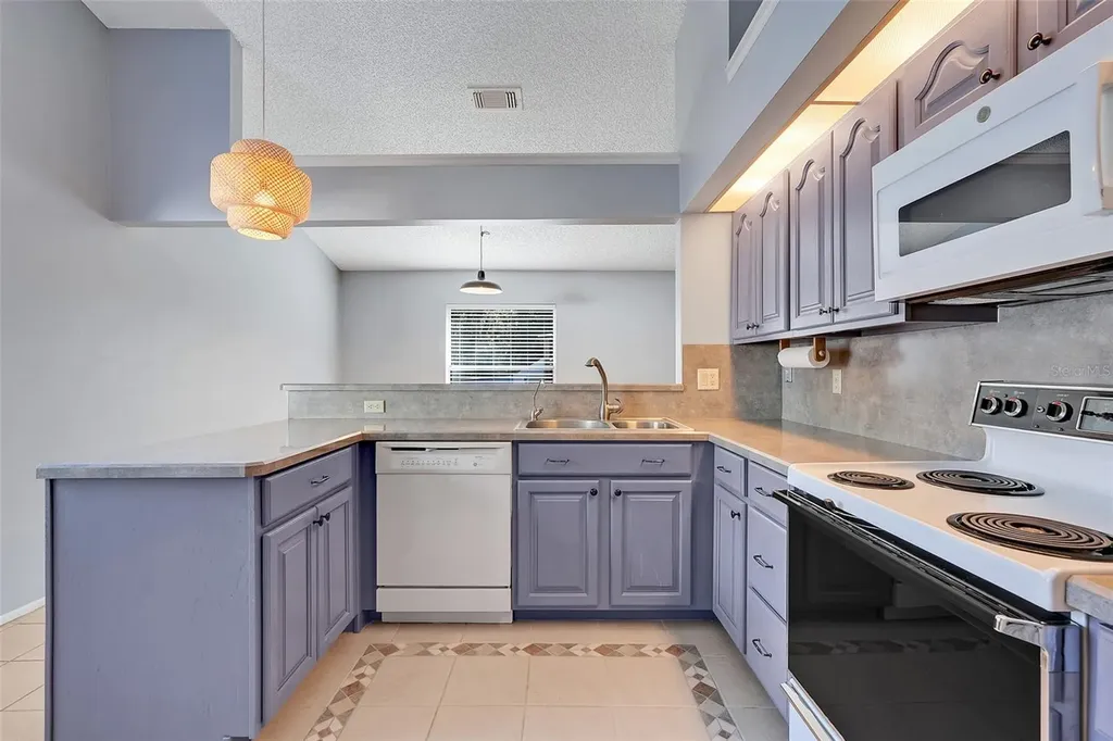 5933 Groveline Drive Orlando FL 32810