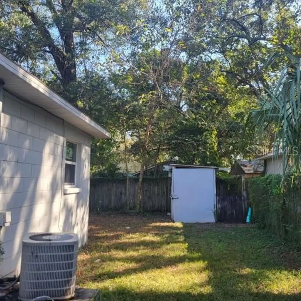 8215 Klondyke Street Tampa FL 33604