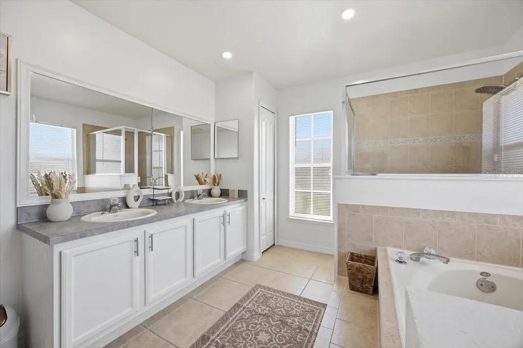 437 Grand Reserve Drive Davenport FL 33837