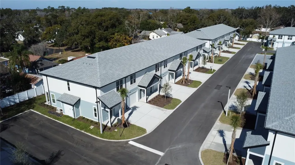 1019 E Caroline Street Tavares FL 32778