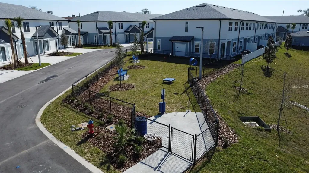 1019 E Caroline Street Tavares FL 32778