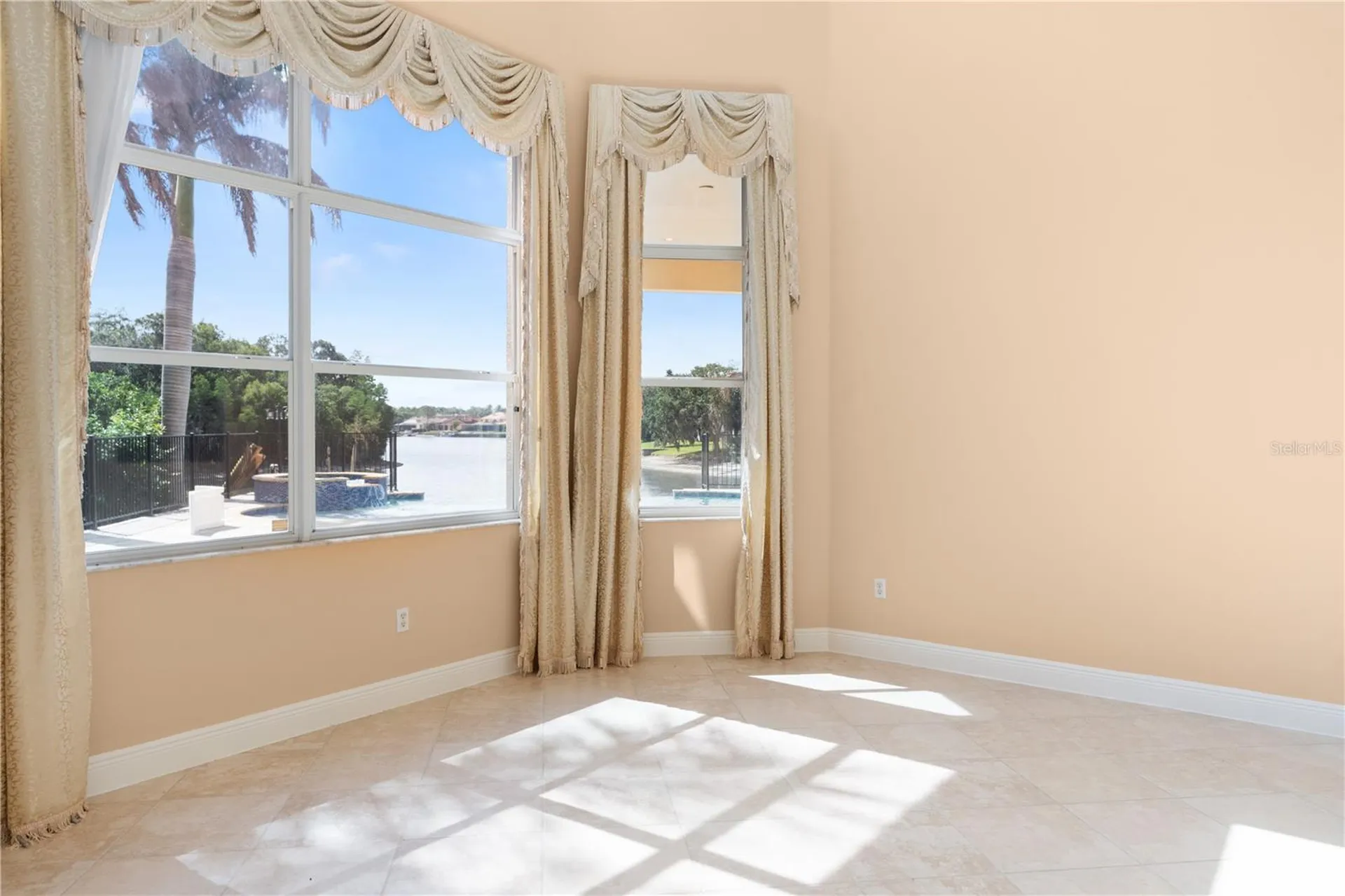 10603 Cayman Isle Court Tampa FL 33647