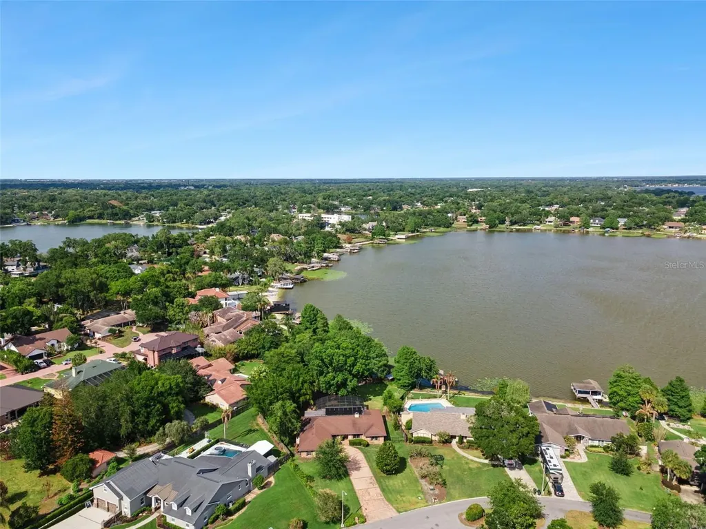 4909 Lake Gatlin Woods Court Orlando FL 32806