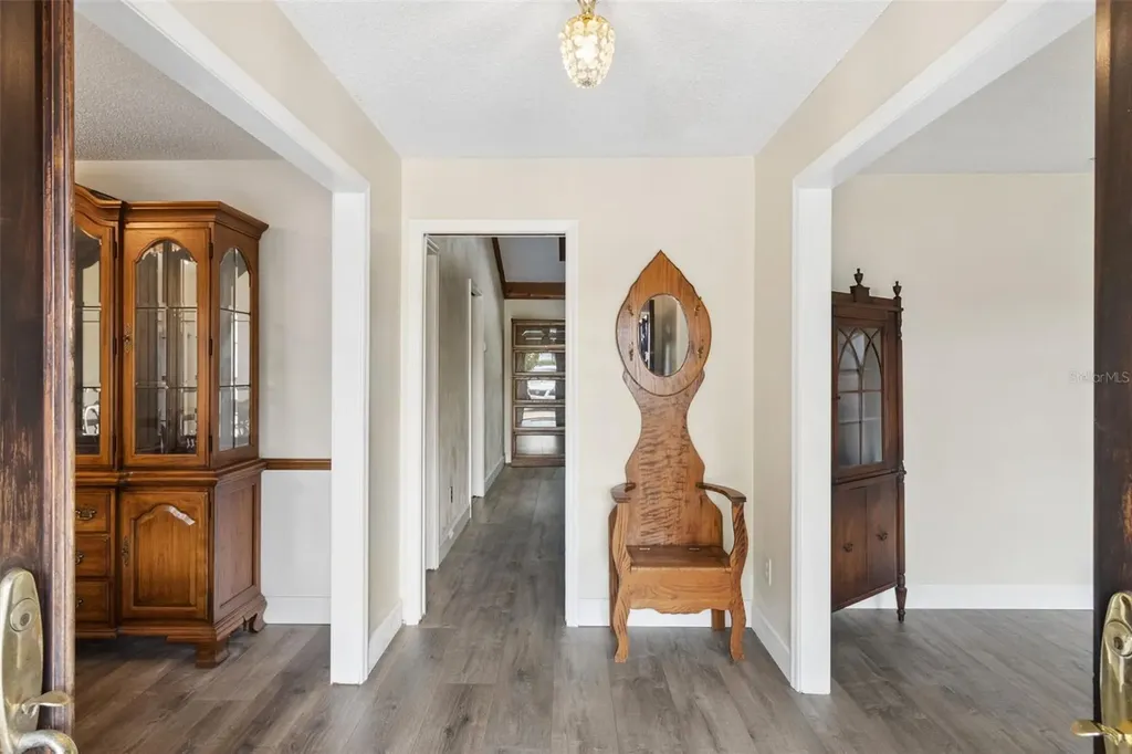 4909 Lake Gatlin Woods Court Orlando FL 32806