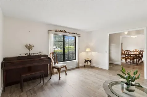 4909 Lake Gatlin Woods Court Orlando FL 32806