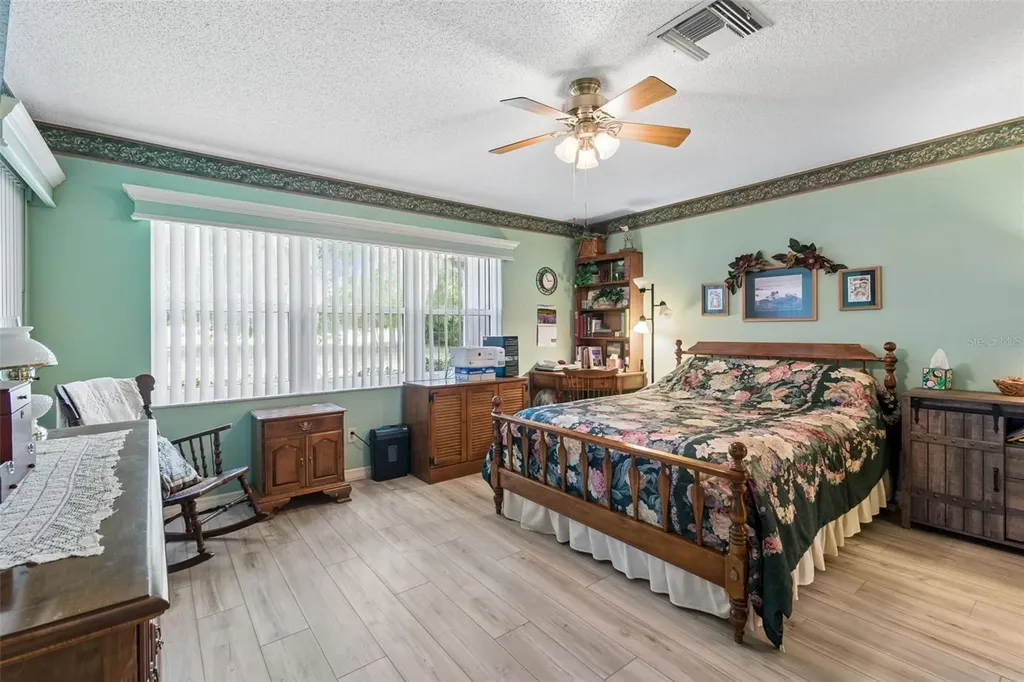 5213 Lochmead Terrace Zephyrhills FL 33541