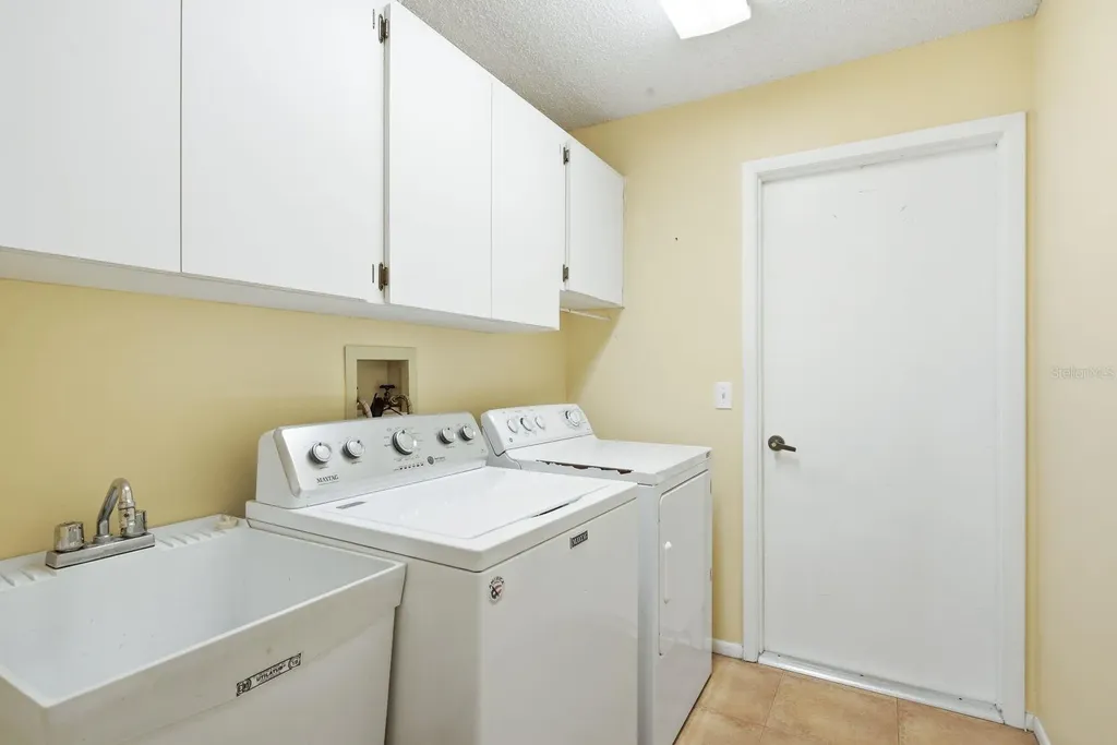 3836 Tarpon Pointe Circle Palm Harbor FL 34684