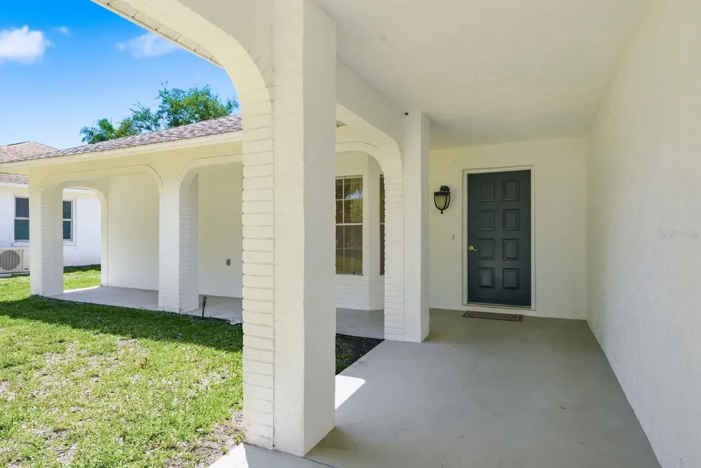 3836 Tarpon Pointe Circle Palm Harbor FL 34684