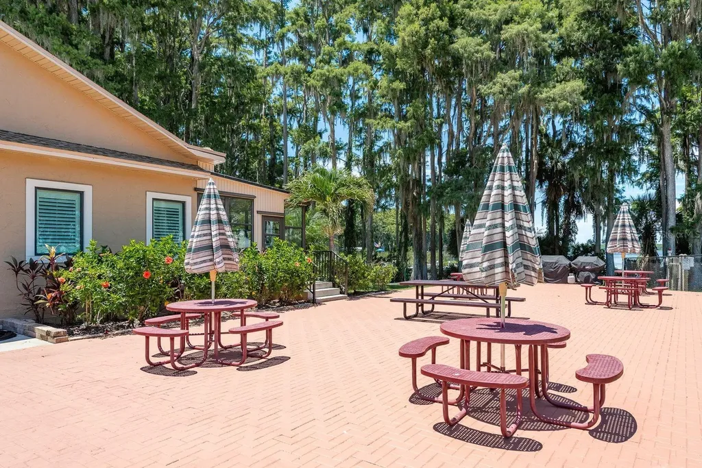 3836 Tarpon Pointe Circle Palm Harbor FL 34684