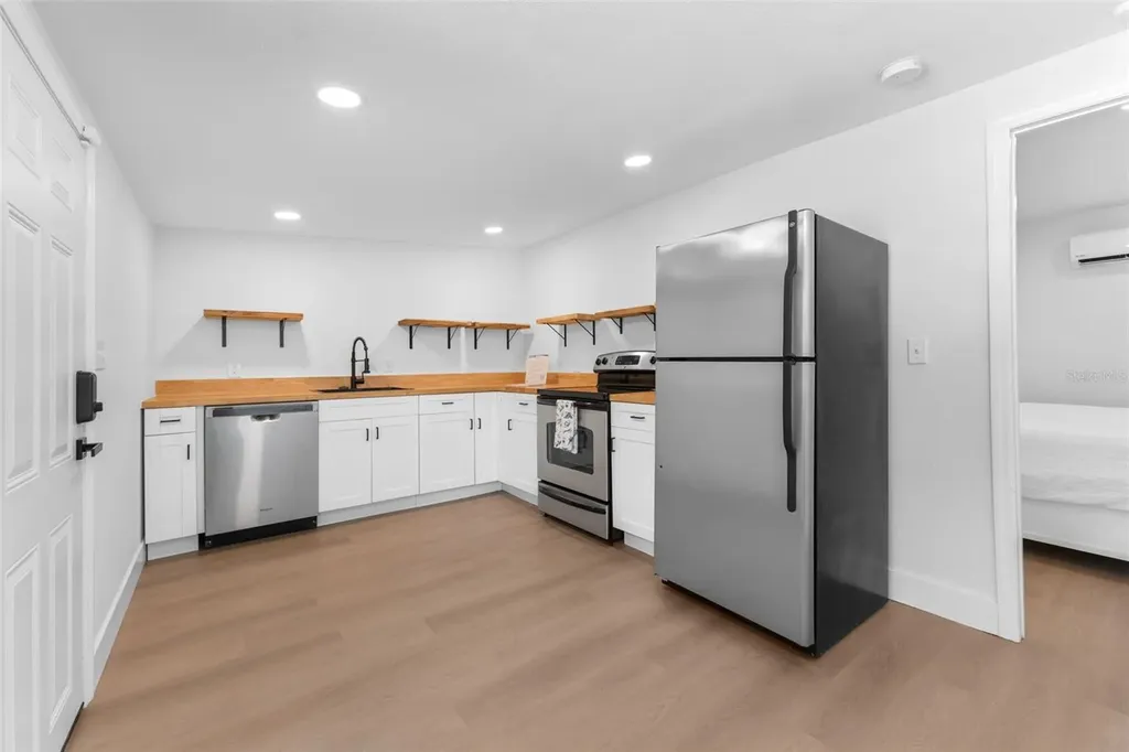 501 E Cluster Avenue Tampa FL 33604