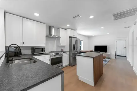 501 E Cluster Avenue Tampa FL 33604