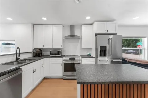 501 E Cluster Avenue Tampa FL 33604