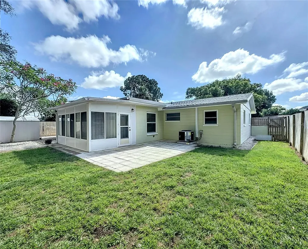 7610 117th Street Seminole FL 33772