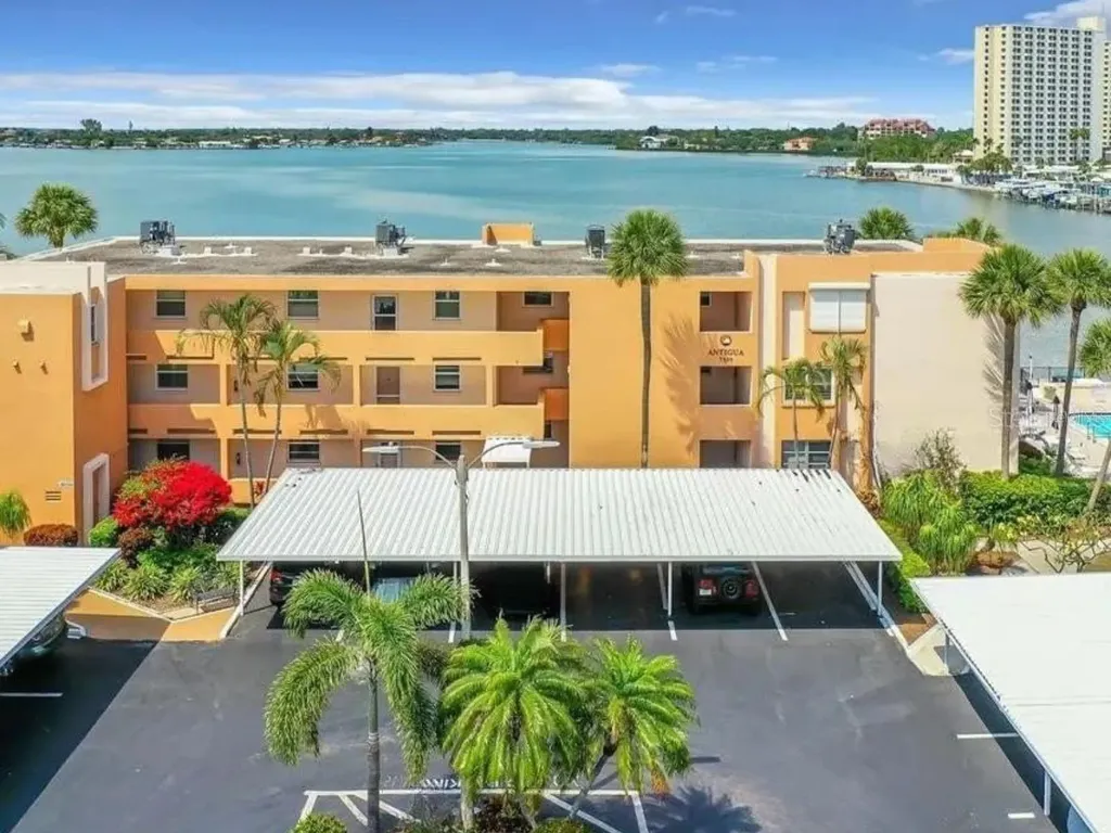 7560 Bay Island Drive S South Pasadena FL 33707