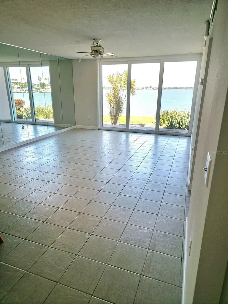 7560 Bay Island Drive S South Pasadena FL 33707