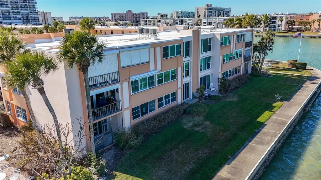 7560 Bay Island Drive S South Pasadena FL 33707