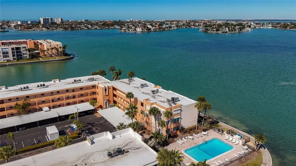 7560 Bay Island Drive S South Pasadena FL 33707