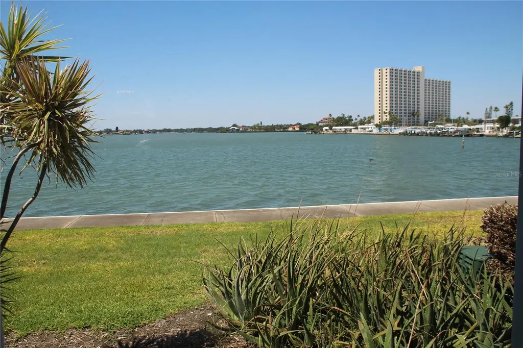 7560 Bay Island Drive S South Pasadena FL 33707