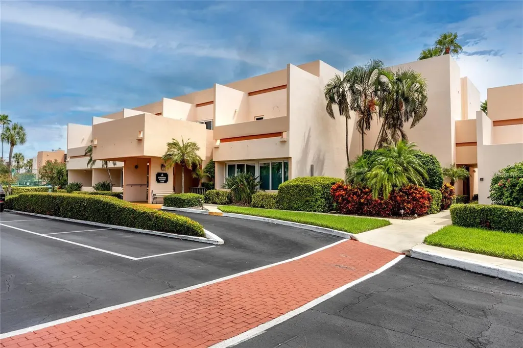 7560 Bay Island Drive S South Pasadena FL 33707