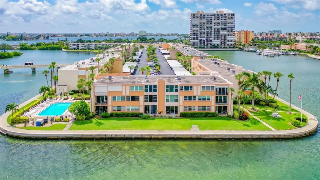 7560 Bay Island Drive S South Pasadena FL 33707