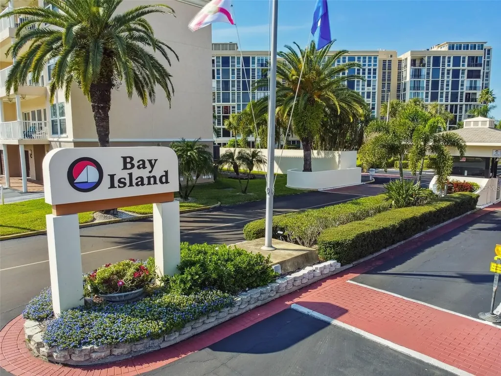 7560 Bay Island Drive S South Pasadena FL 33707