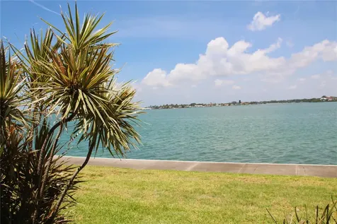 7560 Bay Island Drive S South Pasadena FL 33707