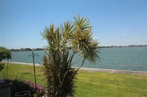7560 Bay Island Drive S South Pasadena FL 33707