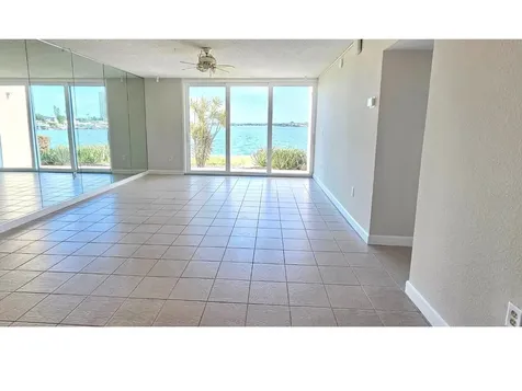 7560 Bay Island Drive S South Pasadena FL 33707