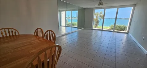 7560 Bay Island Drive S South Pasadena FL 33707