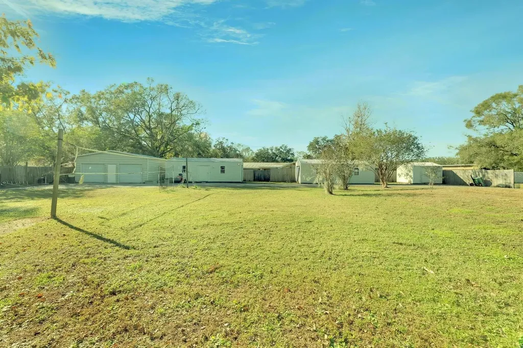 5201 Pless Road Plant City FL 33565