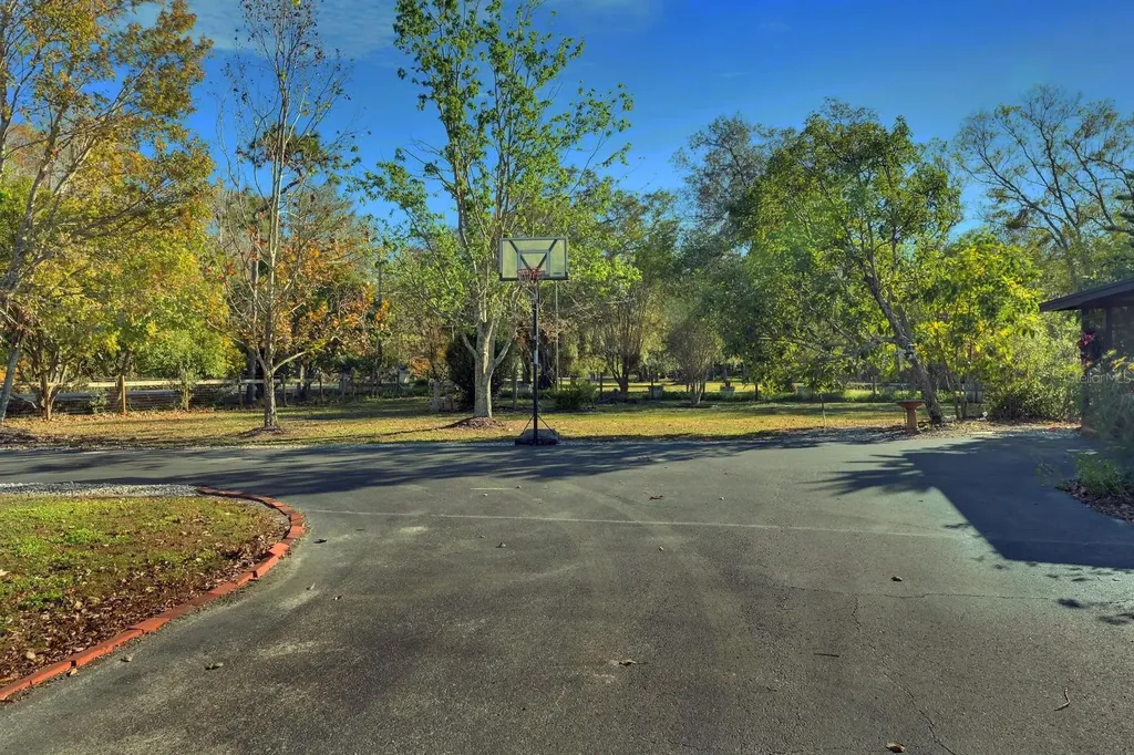 5201 Pless Road Plant City FL 33565