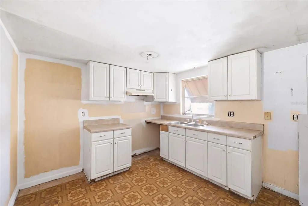10 S Jackson Street Beverly Hills FL 34465