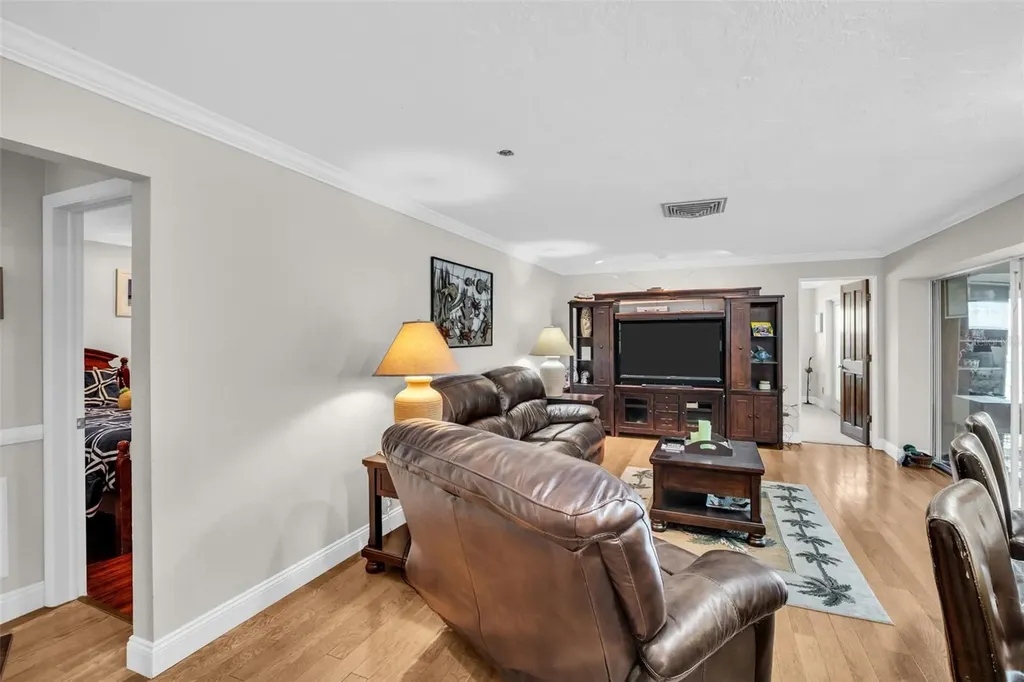 2041 Carolina Avenue NE St Petersburg FL 33703