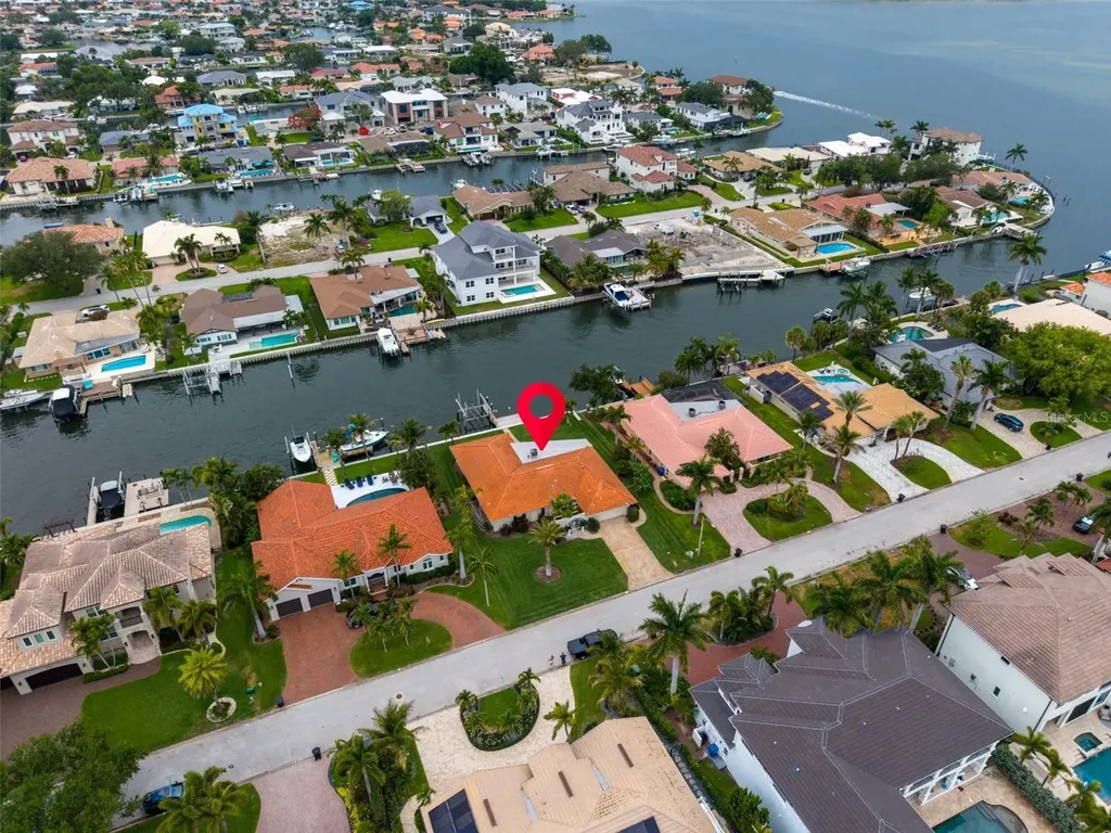 2041 Carolina Avenue NE St Petersburg FL 33703