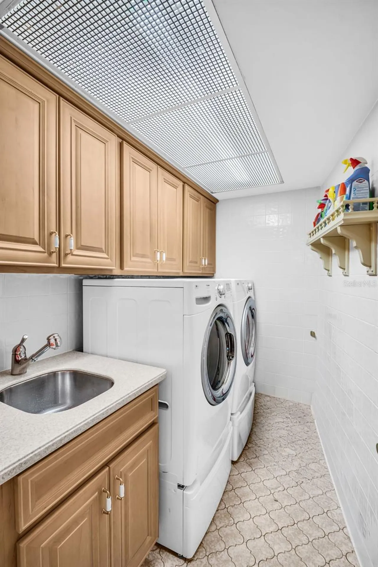 2041 Carolina Avenue NE St Petersburg FL 33703