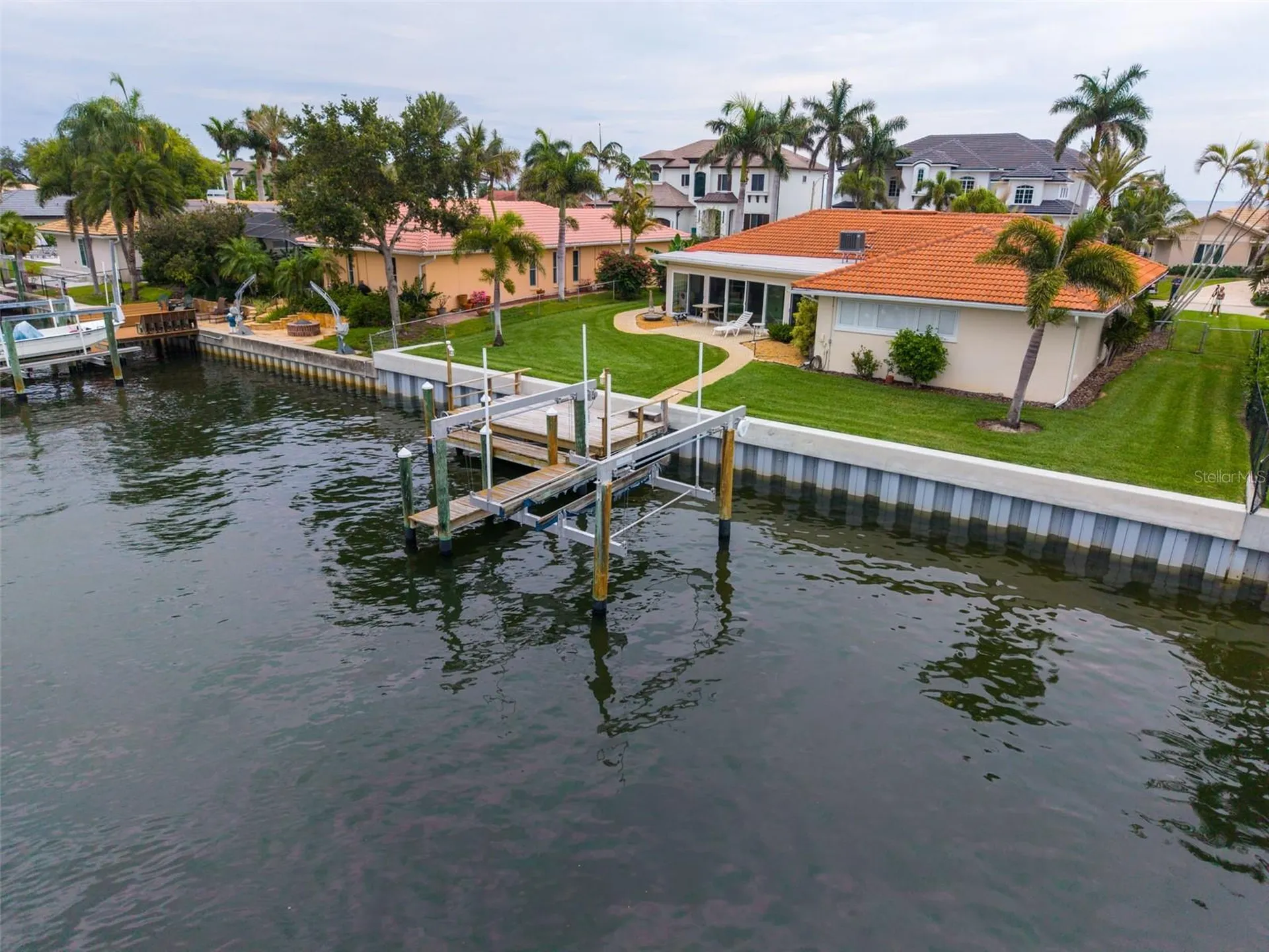 2041 Carolina Avenue NE St Petersburg FL 33703