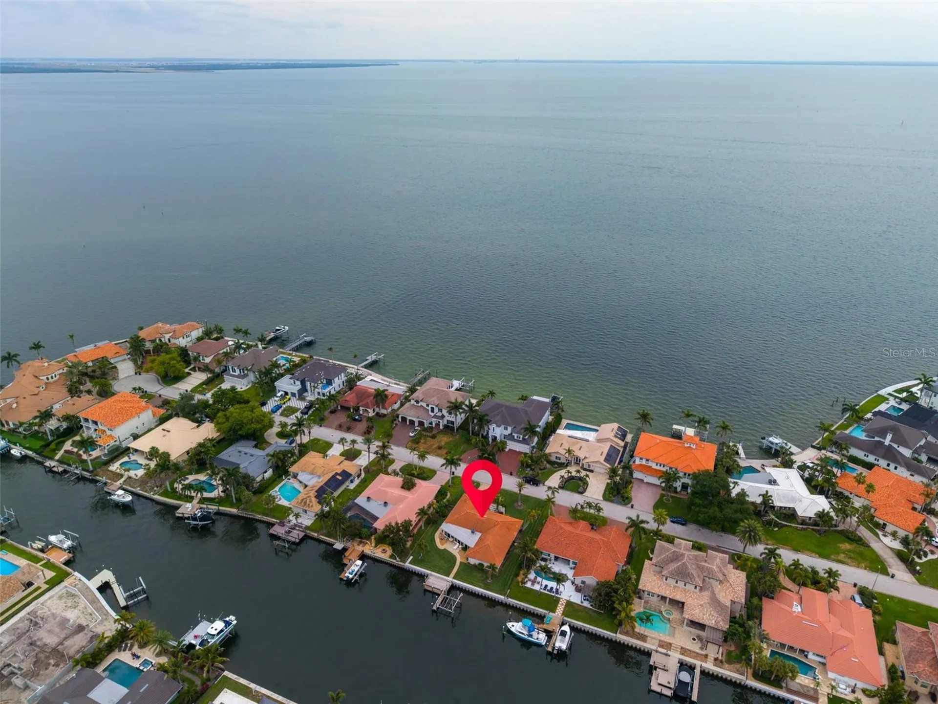 2041 Carolina Avenue NE St Petersburg FL 33703
