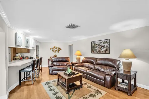 2041 Carolina Avenue NE St Petersburg FL 33703