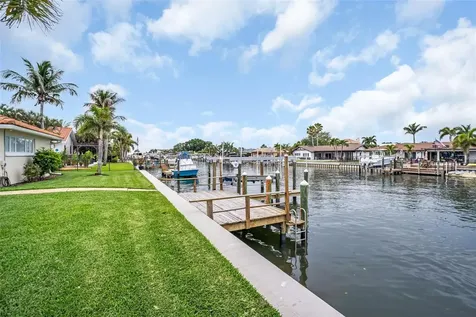 2041 Carolina Avenue NE St Petersburg FL 33703