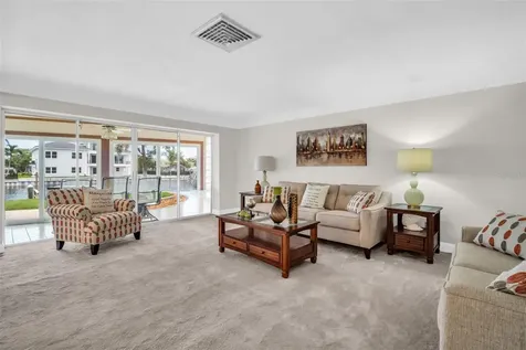 2041 Carolina Avenue NE St Petersburg FL 33703