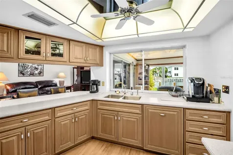 2041 Carolina Avenue NE St Petersburg FL 33703