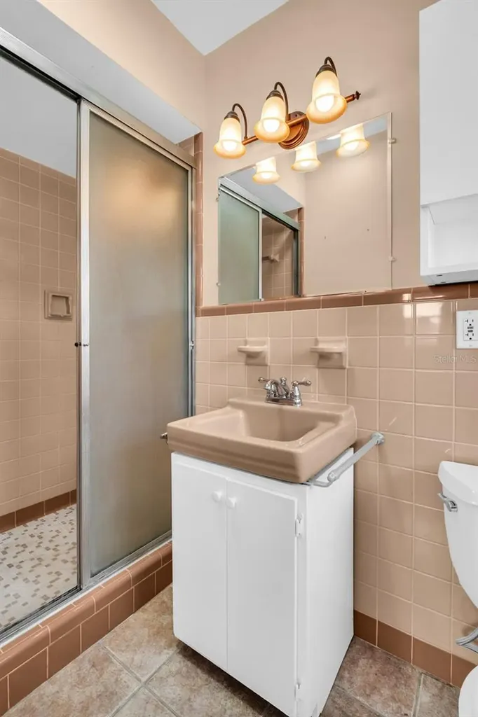 1935 Jeffords Street Clearwater FL 33764