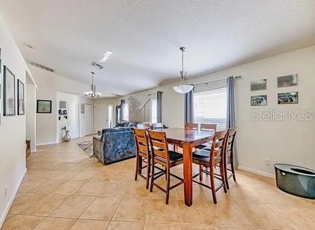 5861 Wrenwater Drive Lithia FL 33547