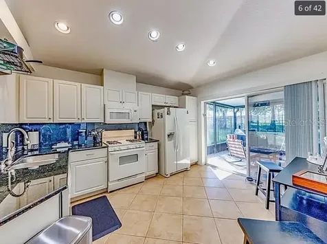 5861 Wrenwater Drive Lithia FL 33547